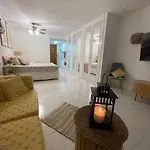 公寓 Seaview Port Royal, Cristianos, Heated Pool, Wifi