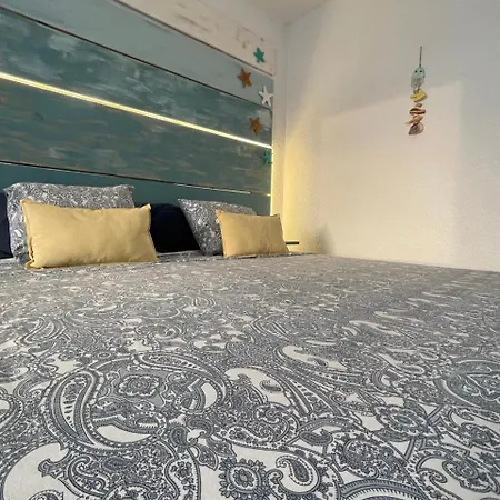Seaview Port Royal, Cristianos, Heated Pool, Wifi Apartment *