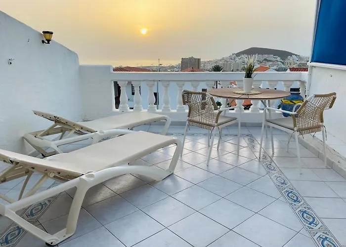 Seaview Port Royal, Cristianos, Heated Pool, Wifi ロスクリスティアーノス
