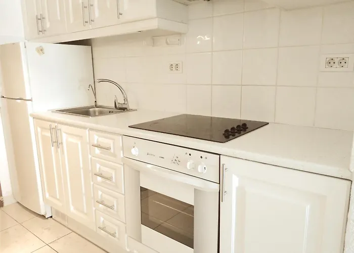 Seaview Port Royal, Cristianos, Heated Pool, Wifi Daire *