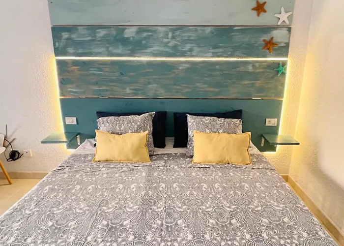 Seaview Port Royal, Cristianos, Heated Pool, Wifi アパート ロスクリスティアーノス