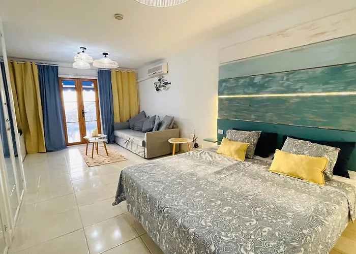 Daire Seaview Port Royal, Cristianos, Heated Pool, Wifi *