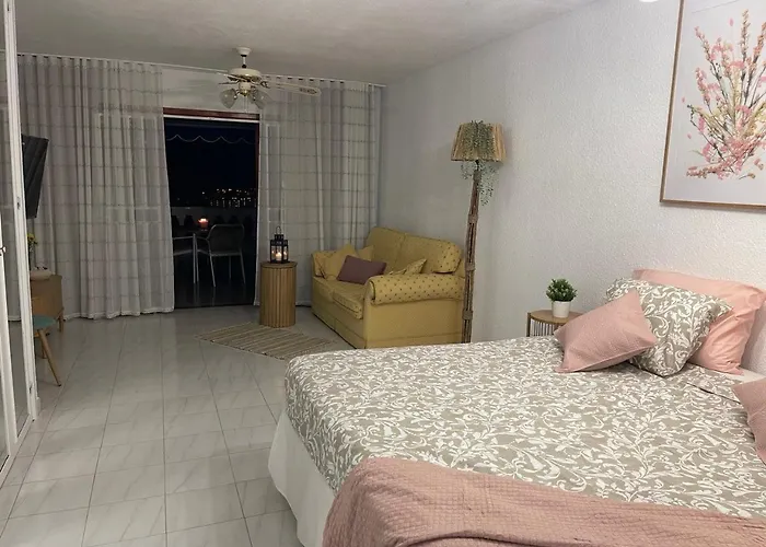 Seaview Port Royal, Cristianos, Heated Pool, Wifi