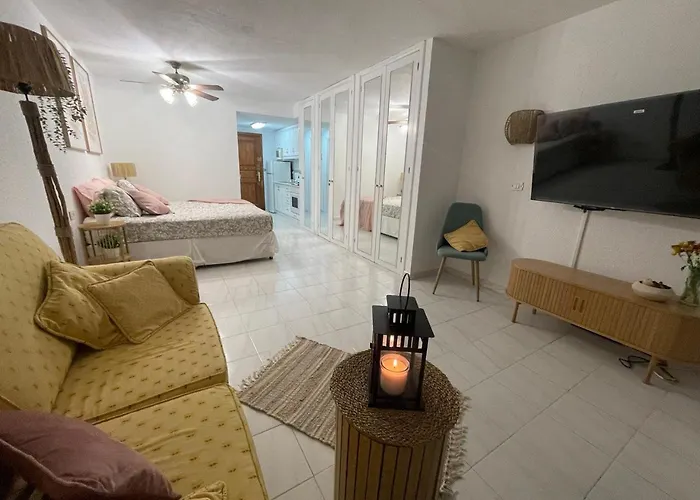 Seaview Port Royal, Cristianos, Heated Pool, Wifi Daire *