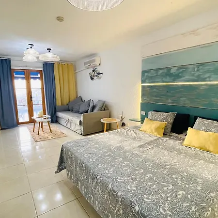 Apartmán Seaview Port Royal, Cristianos, Heated Pool, Wifi *