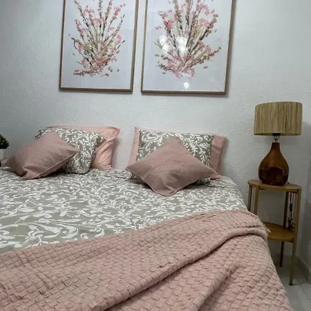 Apartmán Seaview Port Royal, Cristianos, Heated Pool, Wifi *